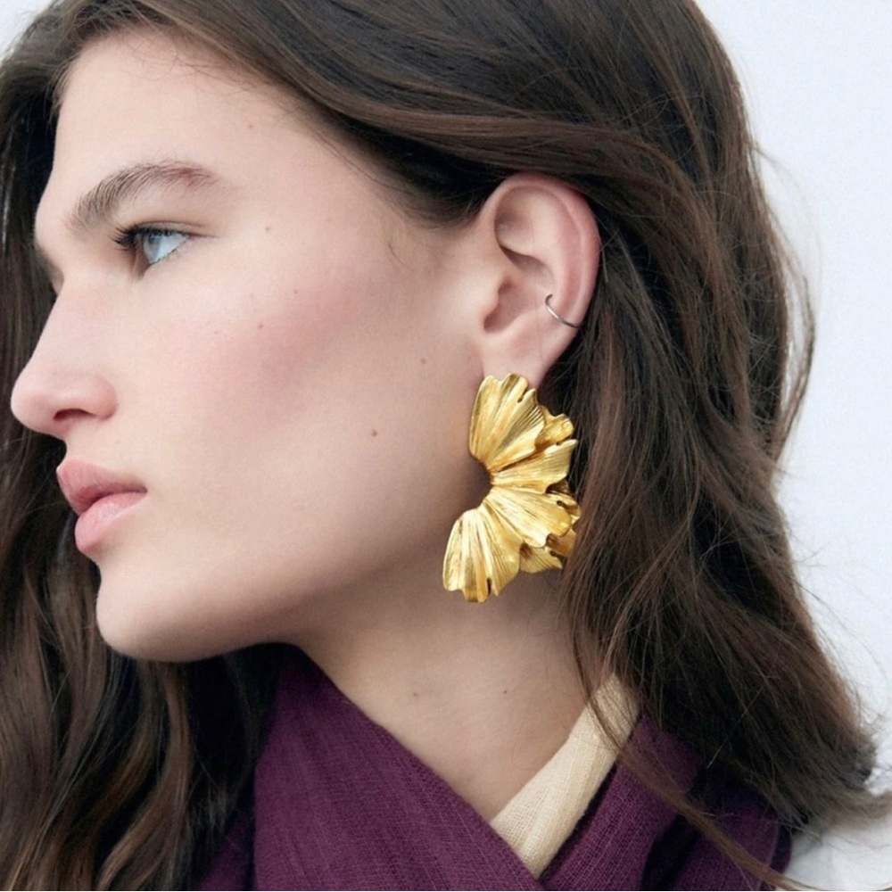 Zara Gold Fan Stud Earrings